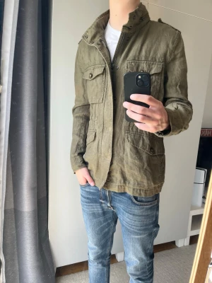 Zara vårjacka - Tja! Säljer denna feta vårjacka från Zara!|Mycket gott skick, kontakta mig vid minsta fråga!| //Nils
