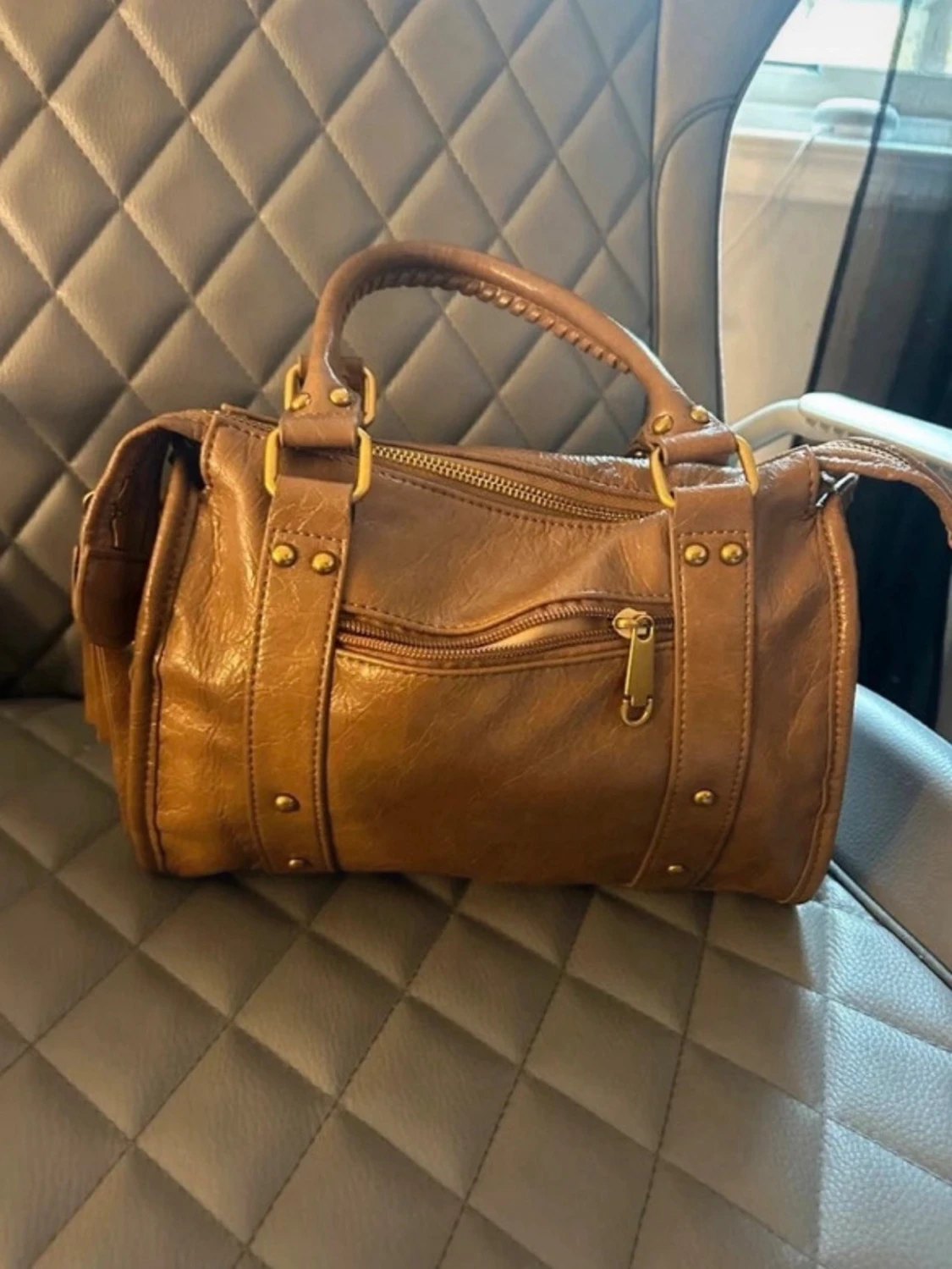 Brun city bag handväska med gulddetaljer - 1