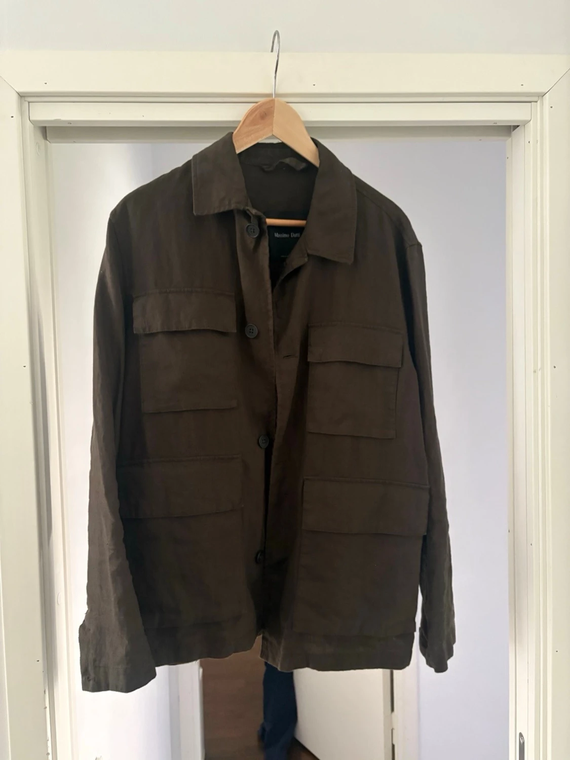 Olivgrön overshirt från Massimo Dutti