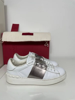 Valentino Open Skor  - Säljer nu dessa Valentino Open Skor, skriv för fler bilder/frågor🙌🏼