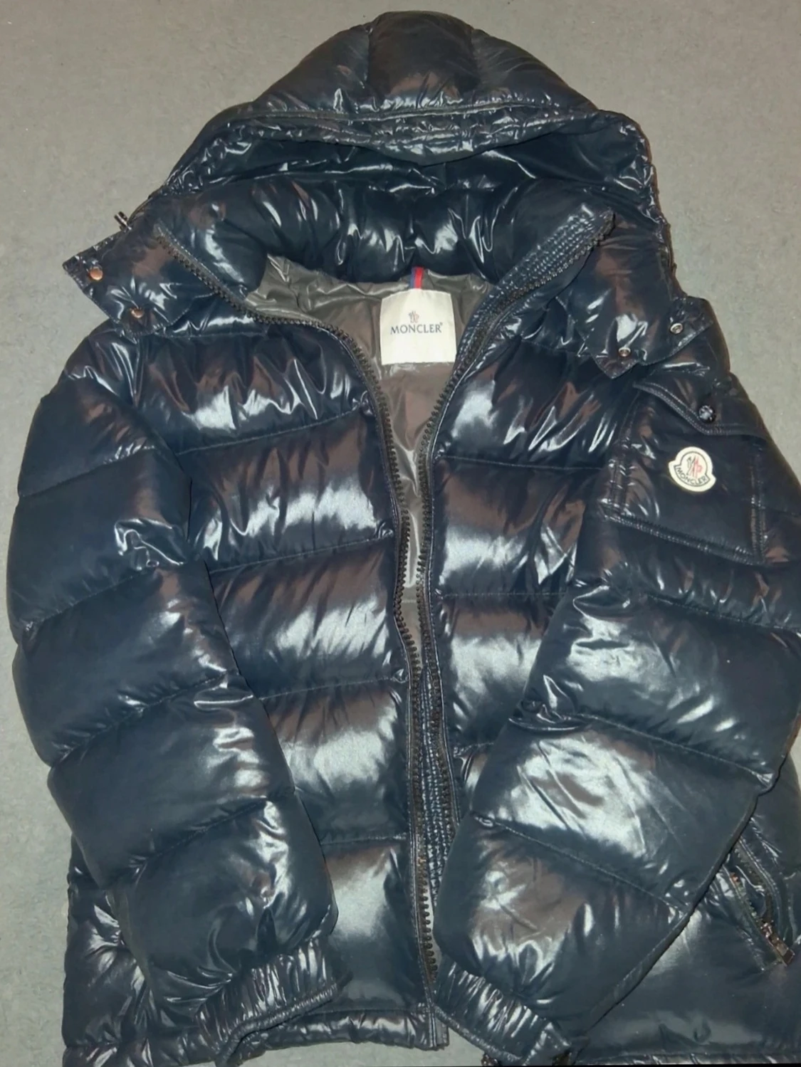 Mörkblå dunjacka från Moncler