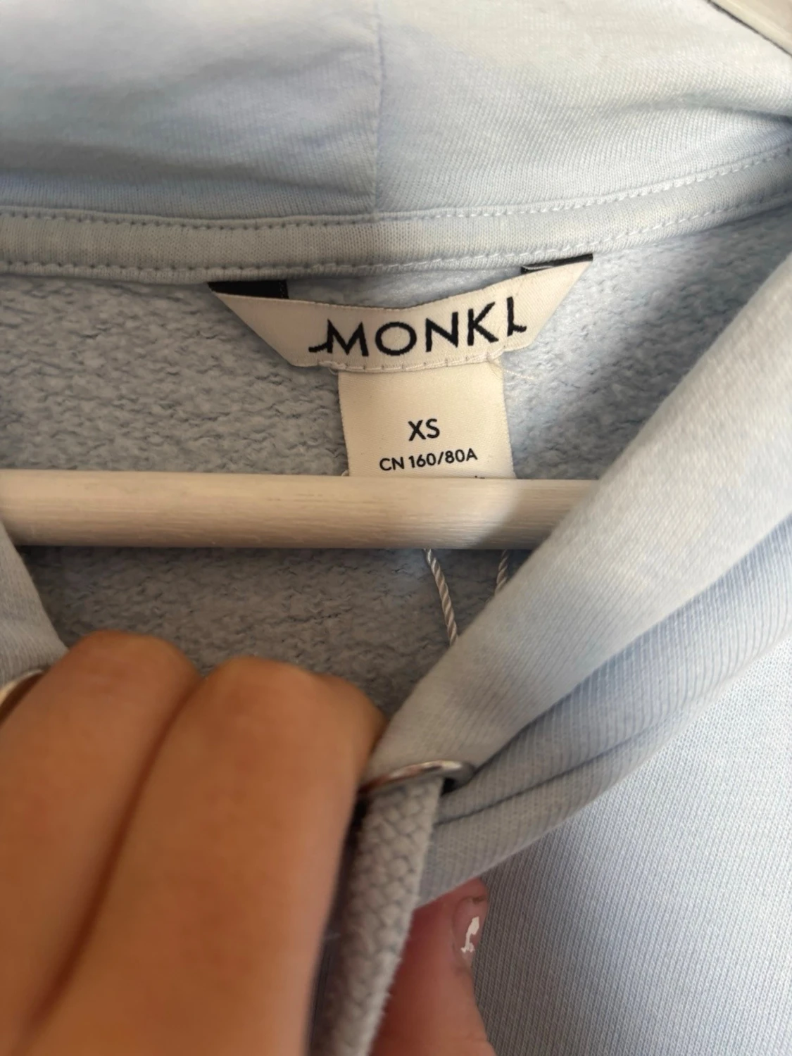 Ljus blå hoodie från monkl  - 1
