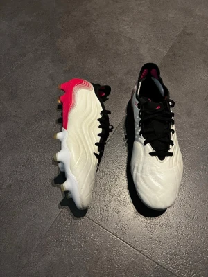 Adidas Copa Sense+ 1.0 AG/FG - Storlek 40, väldigt bra skick, läderskor. Finns i Stockholm Tullinge
