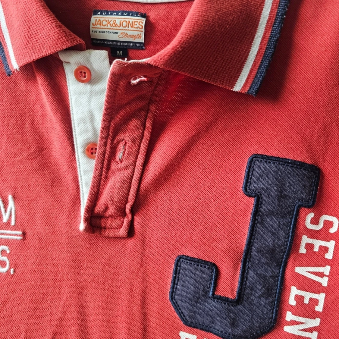 Röd pikétröja från Jack & Jones - 1