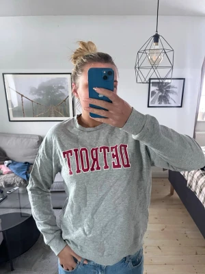 Collagetröja  - Collagetröja med tryck!