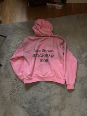 Acne studios hoodie - En rosa 1996 hoodie från Acne Studios 