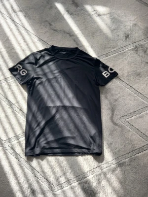 Snygg skön tshirt från Björn borg - Passar perfekt till vardagar! Skön snygg storlek S