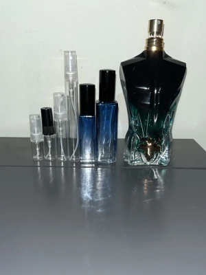 Jean Paul Gaultier le beau le Parfum sample. 1ml/2ml/3ml/5ml/10ml/20ml - Jean Paul Gaultier le beau le Parfum sample. 1ml/2ml/3ml/5ml/10ml/20ml. Priser: 1ml:20kr 2ml:40kr 3ml:60kr 5ml:99kr 10ml: 180kr 20ml: 350kr