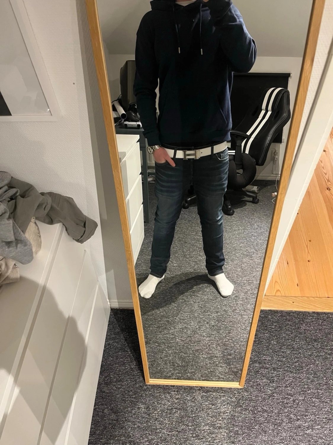 Mörkblå hoodie med huva - 1