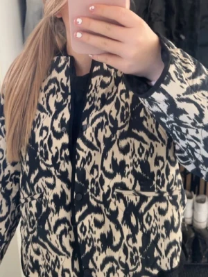 Jacka Zara - As snygg jacka från Zara!!💞