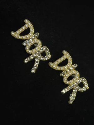 Örhängen  - Helt nya örhängen.