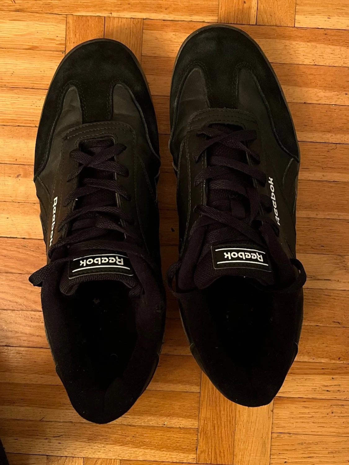 Svarta Reebok sneakers i läder och mocka - 3