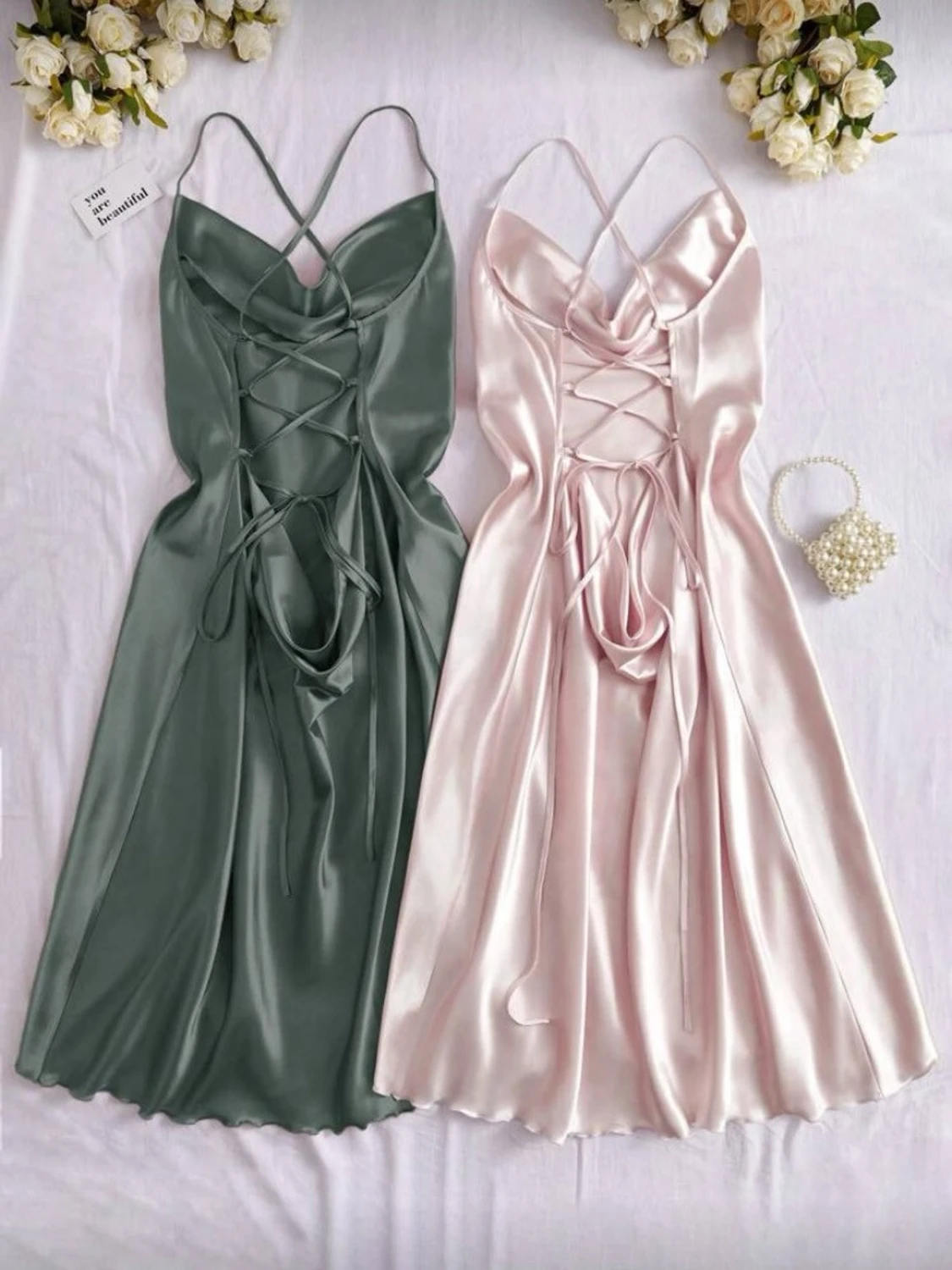 Champagne och mörkgrön sidenklänning - 1