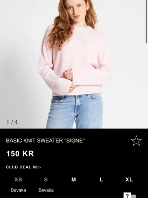 Ljusrosa stickad tröja  - Ljusrosa stickad tröja med rund hals och avslappnad passform. Tröjan har långa ärmar och ribbade muddar vid ärmslut och nederkant. Perfekt för en mysig och stilren look. Den kan vara lite nopprig men de går enkelt att ta bort med noppermaskin eller rakhyvel. Min är i st S och den är slutsåld. Nypris 150💕