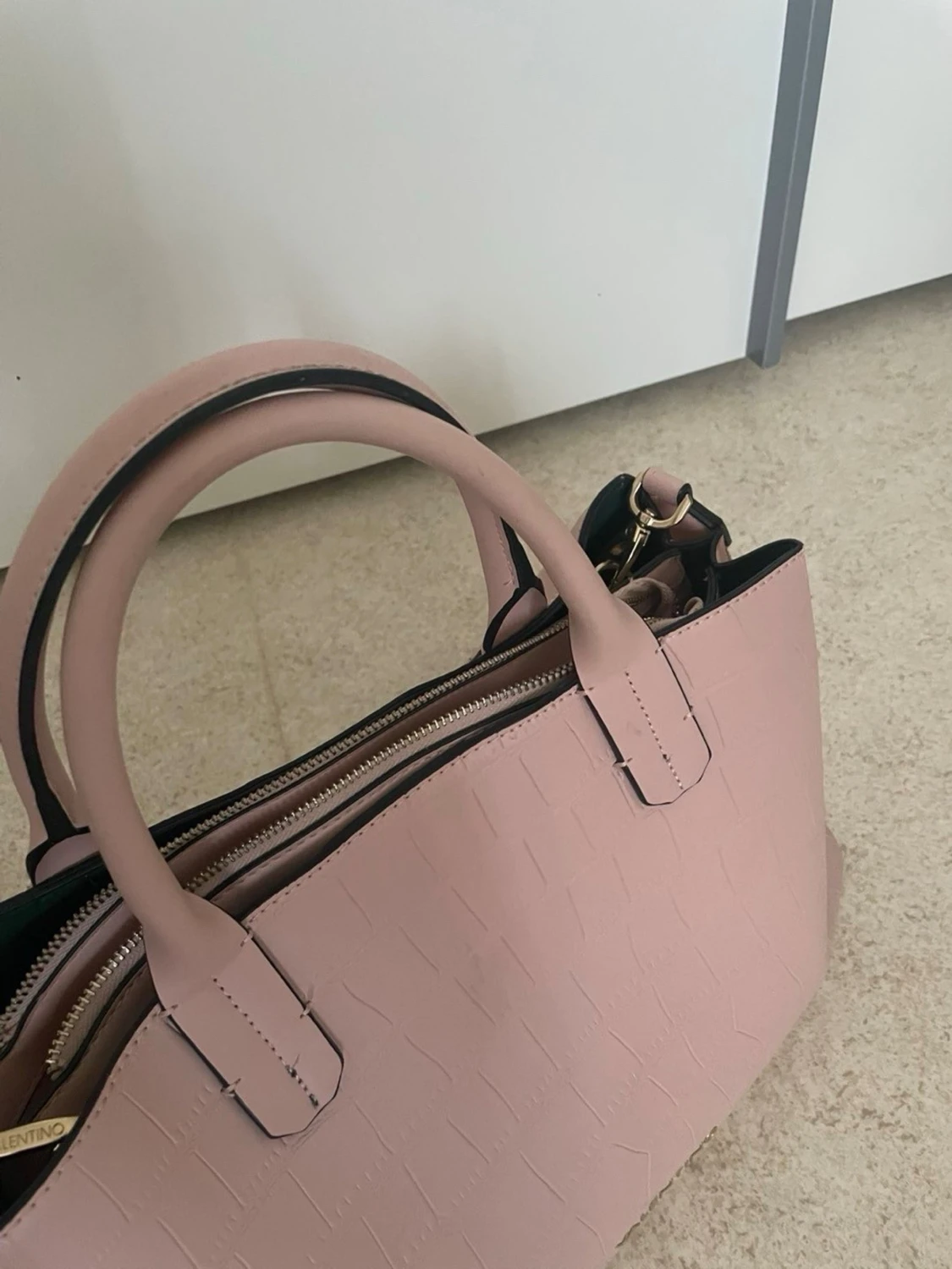 Ljusrosa handväska från Valentino - 4