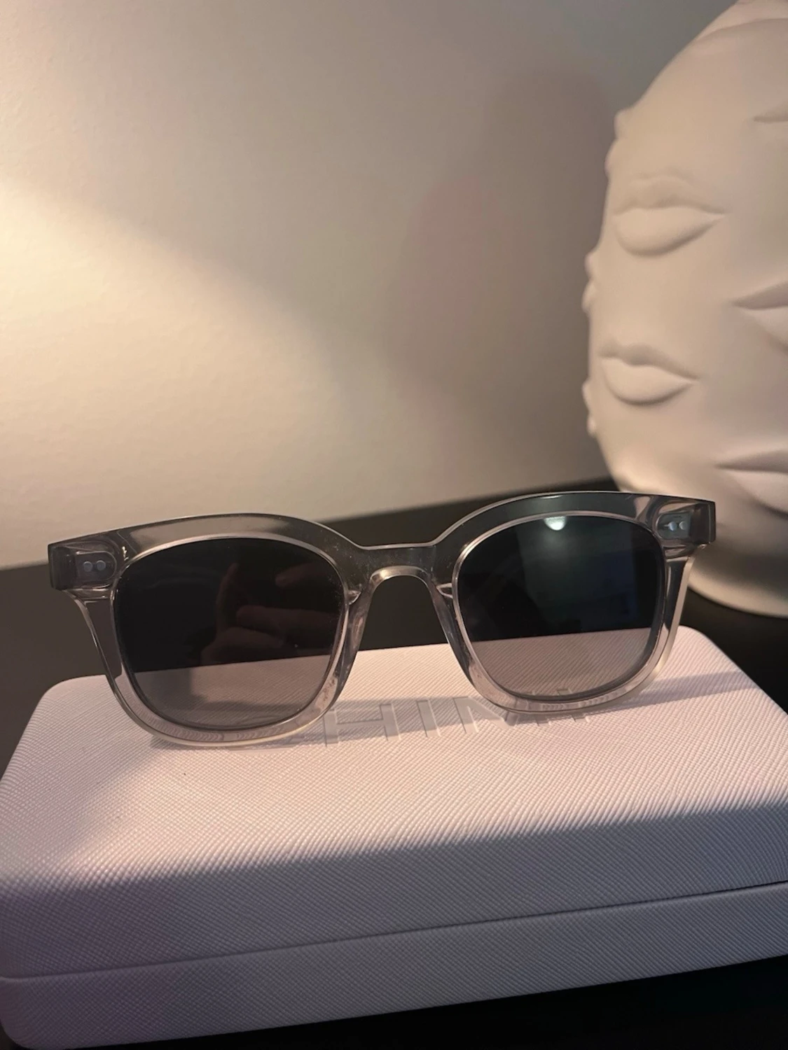 Transparenta/grå solglasögon från Chimi