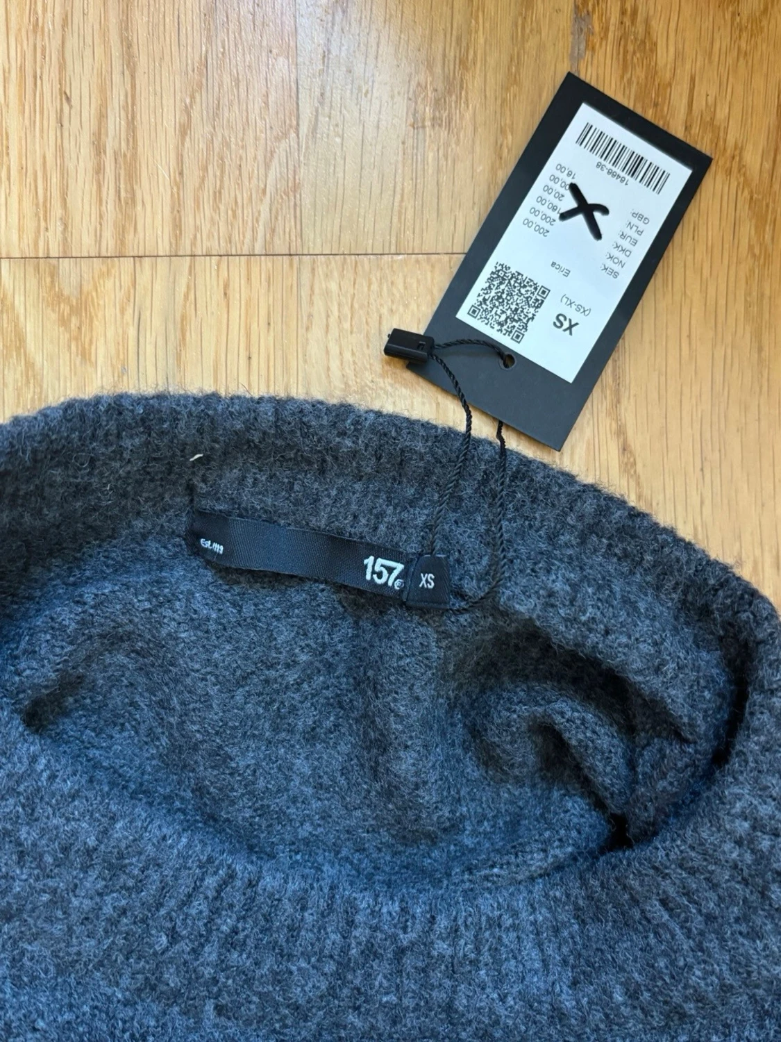 Mörkgrå stickad tröja - 2