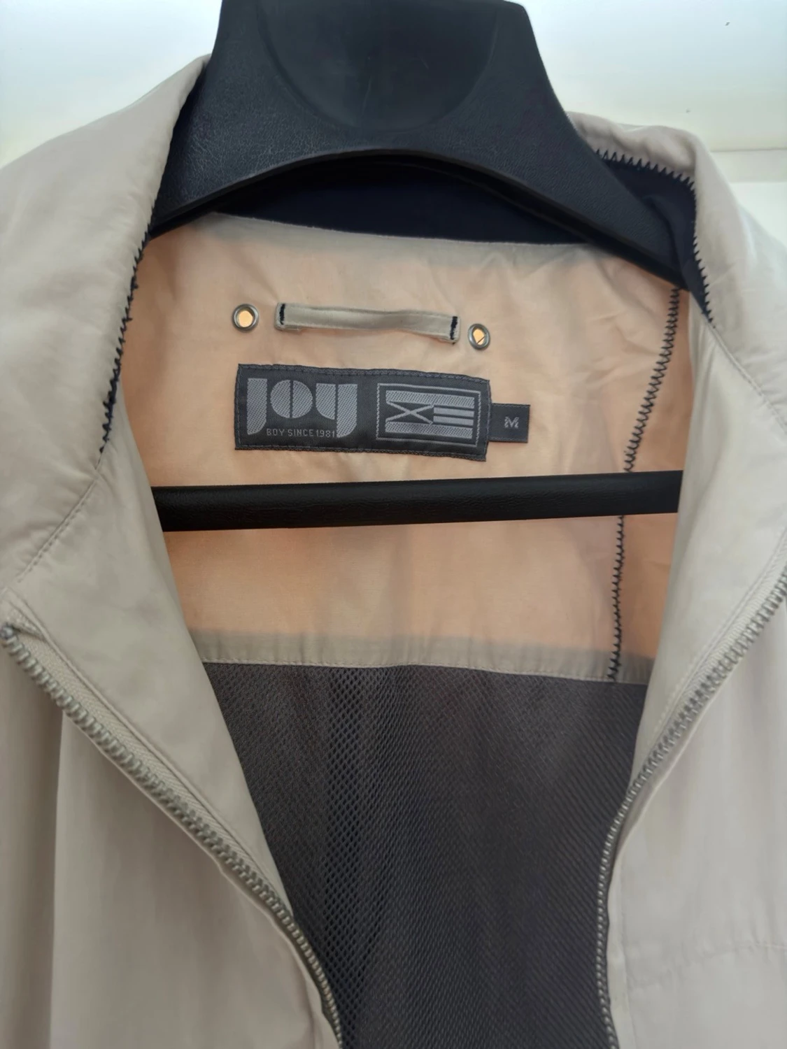 Beige vindjacka från Joy - 2