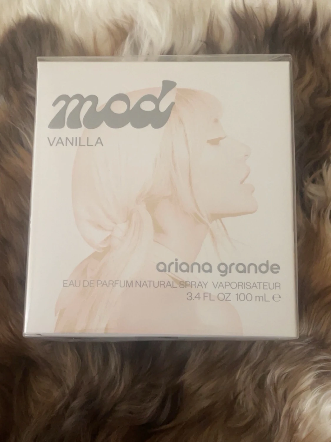 Oöppnat Ariana Grande Mod Vanilla Parfym 100ml