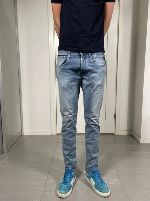 Replay Anbass Hyperflex Jeans  - Säljer nu dessa Replay Anbass Hyperflex jeans, W31 o L30, skriv för fler bilder/frågor🙌🏼