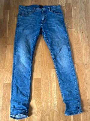 Tiger of sweden  - Säljer ett par blåa tiger of Sweden jeans | hör gärna av dig vid minsta lilla fundering