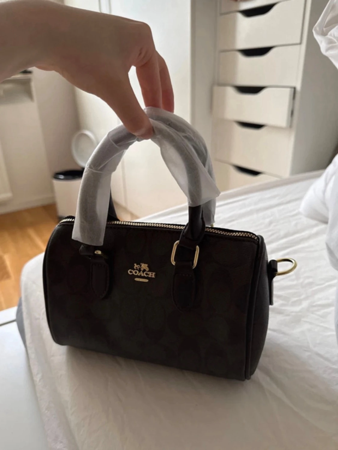 Mörkbrun handväska från Coach - 1
