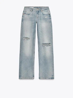 Zara baggy jeans med hål - As snygga jeans från Zara som är baggy med hål. Storlek 40 men skulle säga mer 38 (jag som brukar ha 36 kan ha dessa men lite stora)