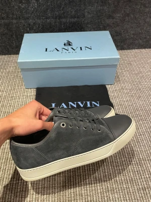 Lanvin skor  - Hej, säljer nu dessa svin snygga lanvin skor. Skorna är i grymt skick!  Begränsat antal boxar och dustbag. Hör av dig vid frågor. 