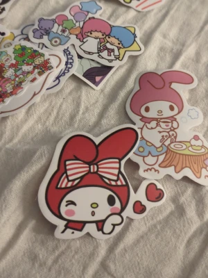 Klistermärken  - 28 random sanrio stickers för bara 30 kr och man får alla om man bara vill ha ett speciellt klistermärken skriv till mig då