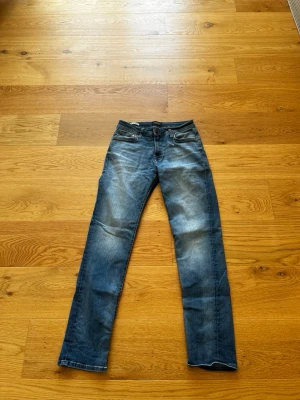 Jack and Jones jeans!  - Säljer nu mina jeans då dom e för små! W30 L30