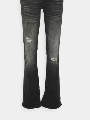 LTB Valerie Low Waist Jeans - LTB low waist svarta jeans med hål. Har en straight/ lite bootcut passform. Midjemått: 36cm rakt över. Innerbenslängd: 82 cm. Storlek: W26 L34🤍🤍🤍