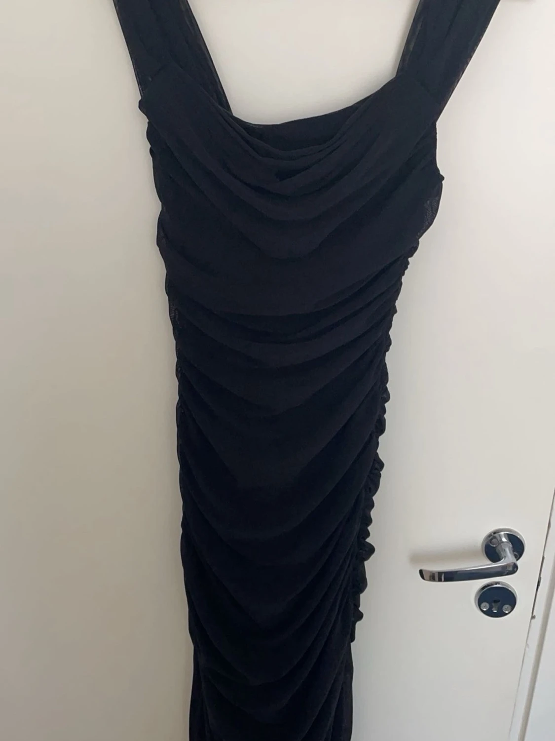 Svart offshoulder långklänning - 4