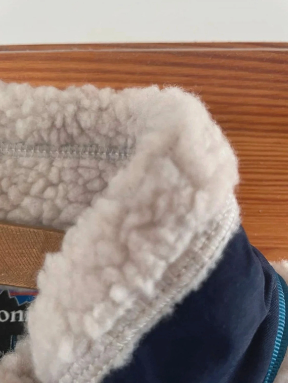 Beige teddyjacka från Patagonia - 5