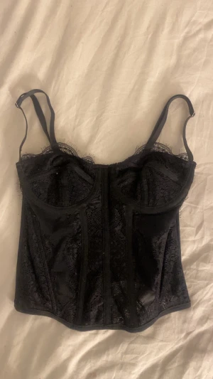 Svart spetskorsett - Söt korsett med spets❣️