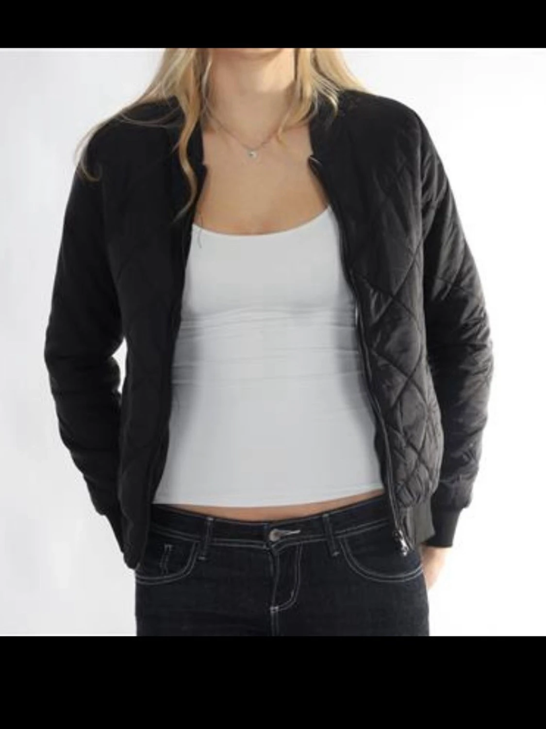 Svart quiltad bomberjacka