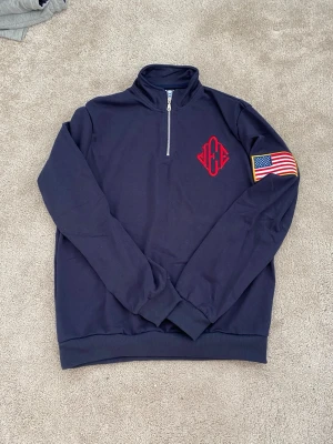 Jeffrey Epsteins Halzip i Bomull - Tillverkad i bomull, ej polyester.