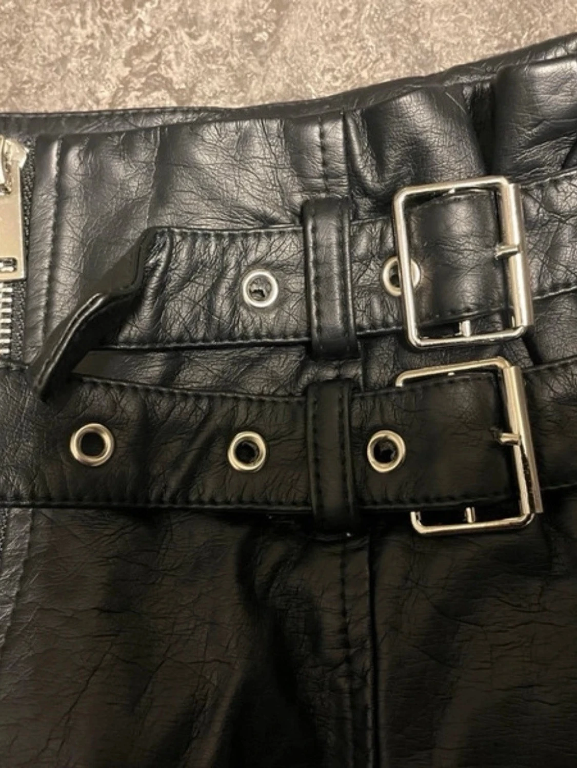 Svart biker miniskirt  med dragkedja - 2