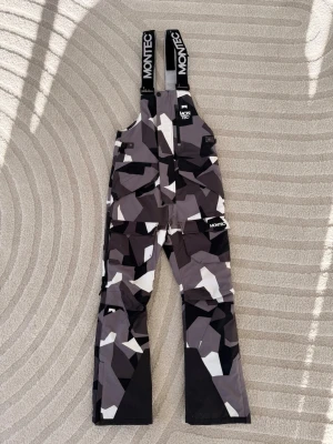 Montec Fawk pant - Vadderad skidbyxa. Väldigt lite använd.