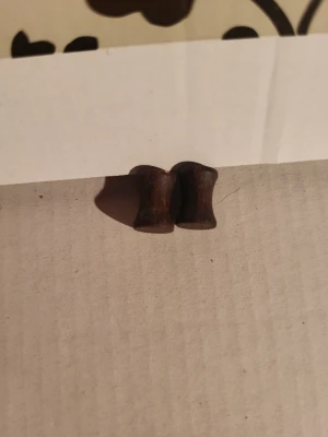 Plugs 6mm - Worn once. Wooden plugs. Length 1.1cm  5% off (automatic) three items 10% off, five items 20% off. Message me before purchasing 3+ items for discount.