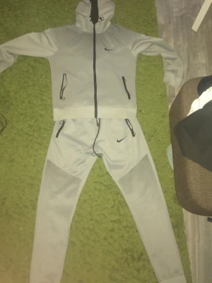 Nike dress - Öppen för byte