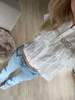 Zara spetsblus - Jättesöt spetsblus från Zara 🤍