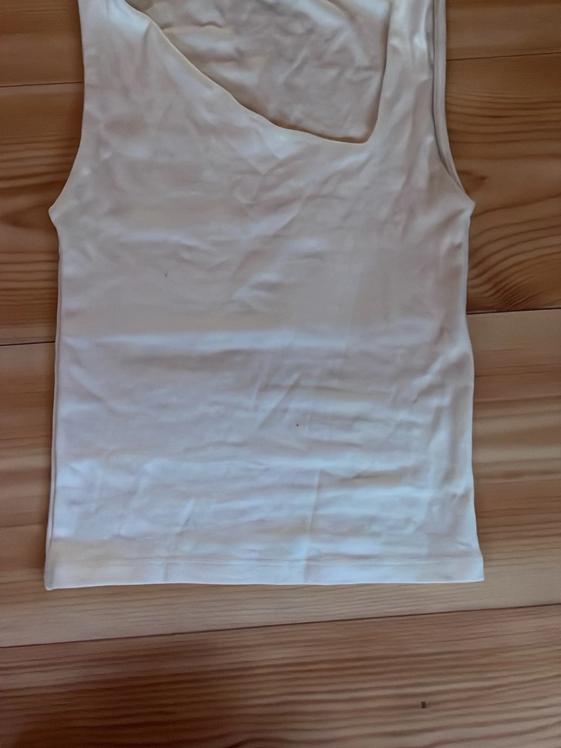 Vit oneshoulder topp från Zara