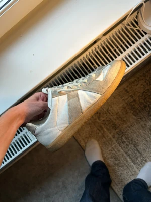 Maison Margiela Gats - Ett av få äkta par på plick. Lagade i hälen, fråga om bild vid intresse. Storlek 42. Hör av er vid minsta fundering!