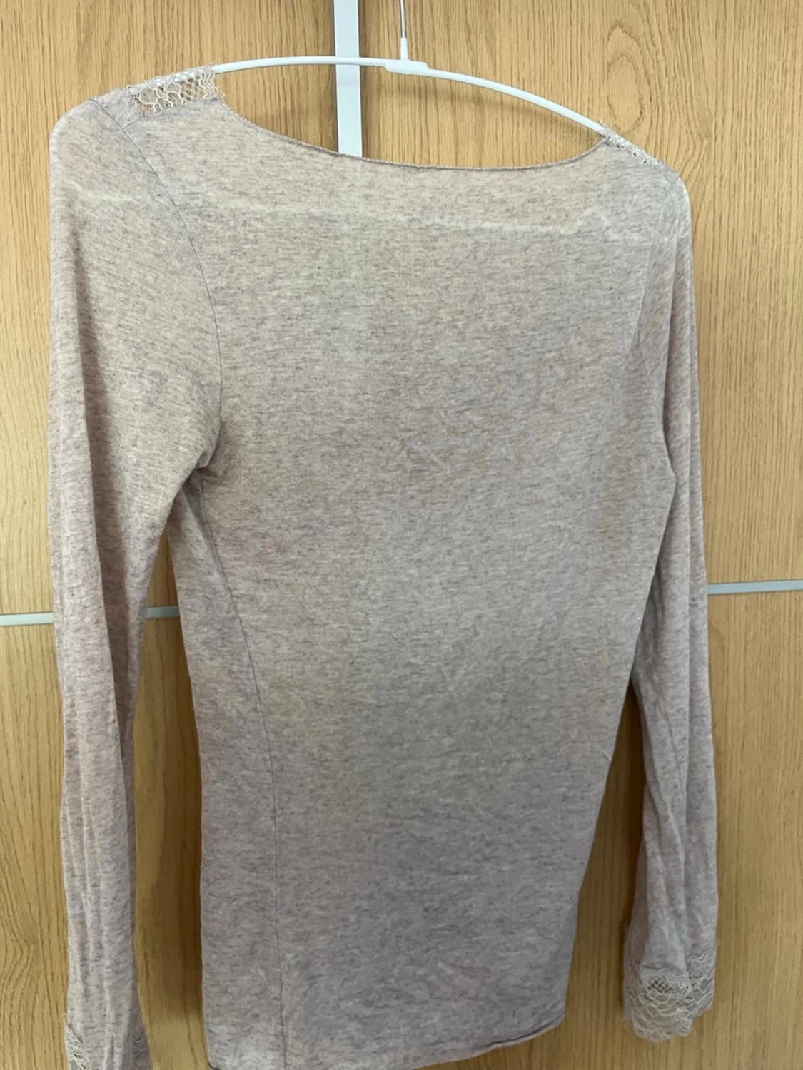 Beige långärmad från intimismi  med spets - 1