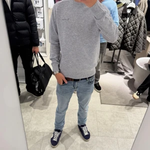 Bondelid tröja 100% Ull - Bondelid tröja som inte längre säljs. Köpt för 1299 kr. Använd 1gång.  Storlek S, passar perfekt för 179-183. Var i 1.79 på första bilden. Skriv vid frågor. Priset ej hugget i sten. 