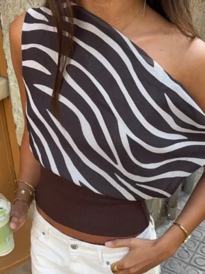 Zebra topp - Såå snygg från design by si!! 🤎 storlek xs/s 