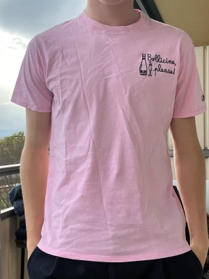 Saint Barth t shirt  - Modellen på bilden är 190 och väger 85kg! Vid köp av fler kan jag erbjuda bra rabatt😊