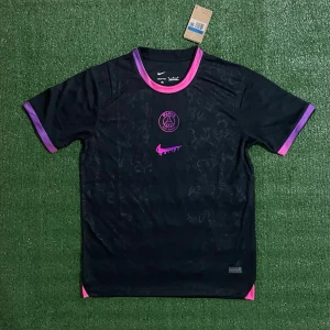 PSG Special Tröja - Säljer denna riktigt feta tröjan för ett riktigt bra pris. Skriv till om ni är intresserade eller har andra funderingar kring tröjan!