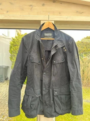 Barbour fieldjacket - Barbour field jacka, navy. Nypris 3000kr