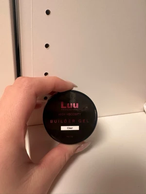 Genomskinlig gele - Endast testad. 95% kvar. 15g